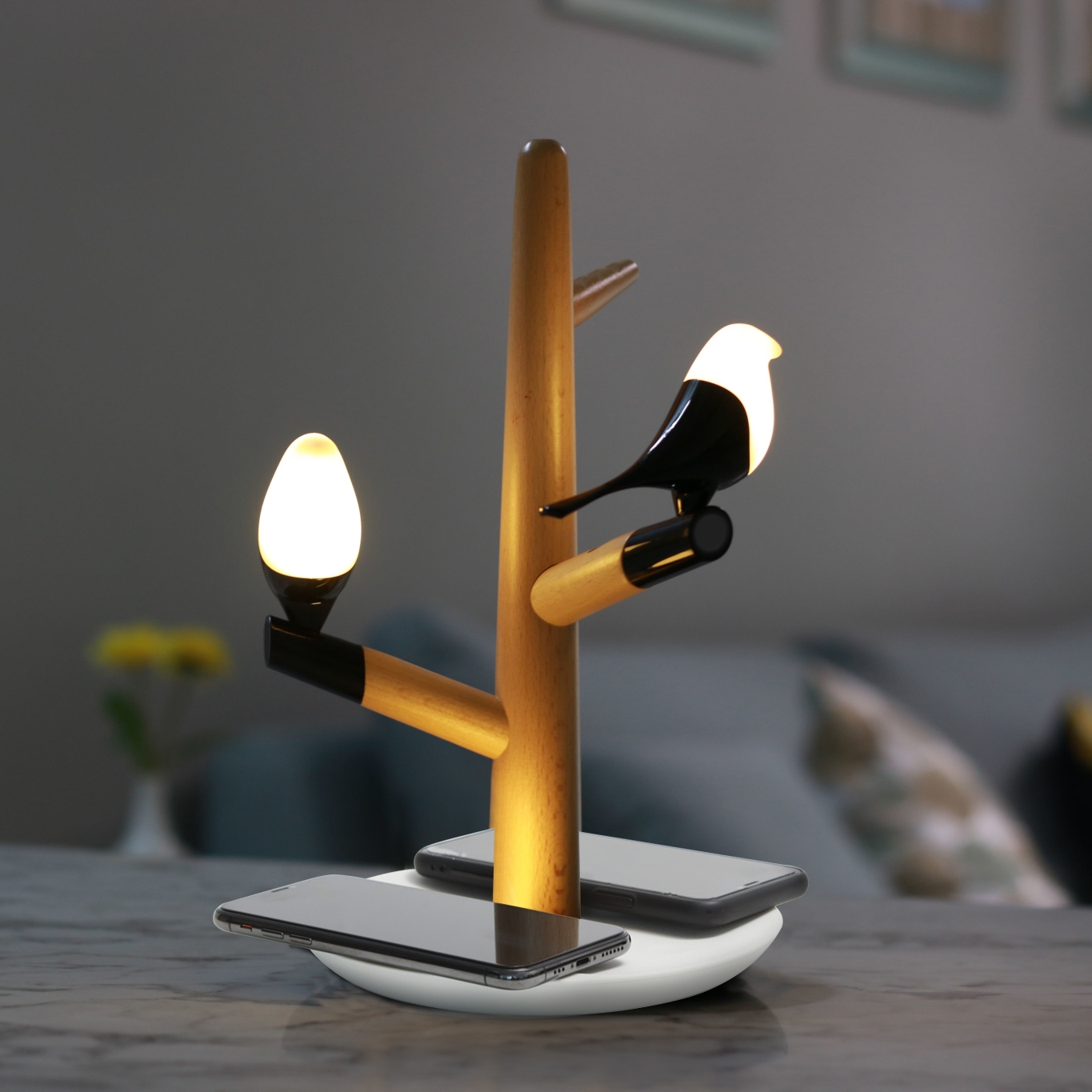 Светильник HomeTree Qis Fast Charge (YT-M1601-2WW) с беспроводной зарядкой (Light Wood) Светильник HomeTree Qis Fast Charge (YT-M1601-2WW) с беспроводной зарядкой (Light Wood)